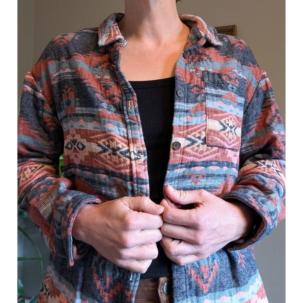 Mountain and Isles Womens Shirt Jacket Med/Lrg Aztec Southwestern Hiking Outdoor